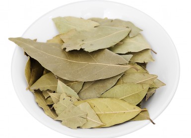 Lá nguyệt quế khô